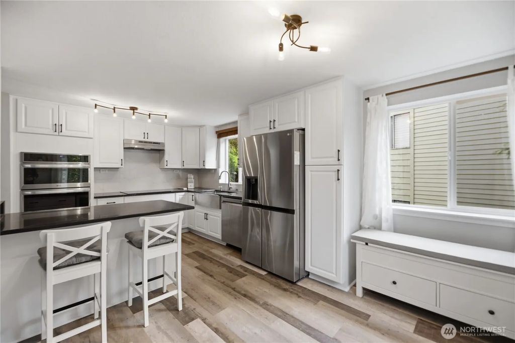 2721 Ne 195th Street 3, Lake Forest Park