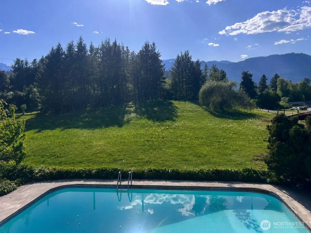 9656 North Road, Peshastin