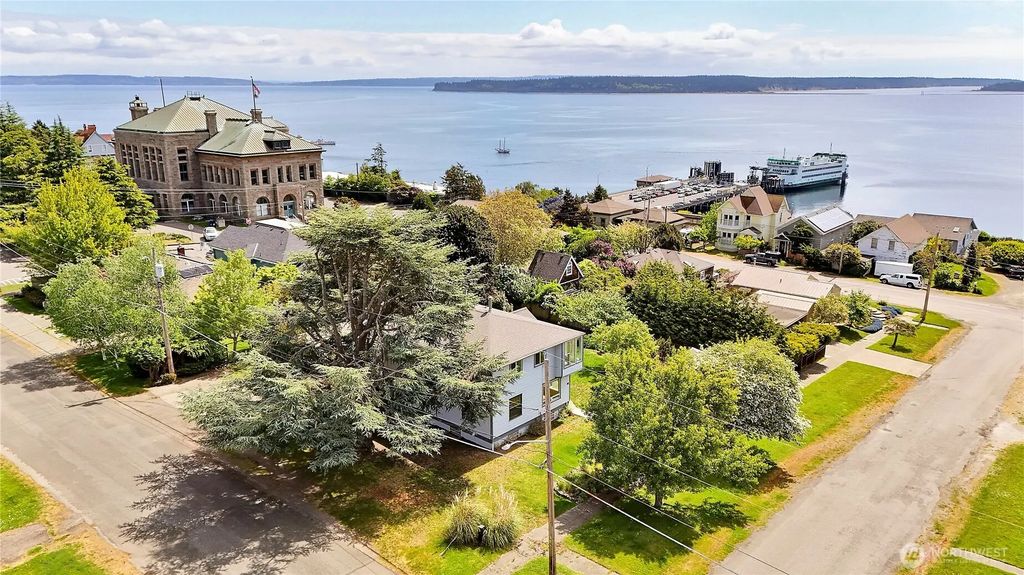 340 Pierce Street, Port Townsend