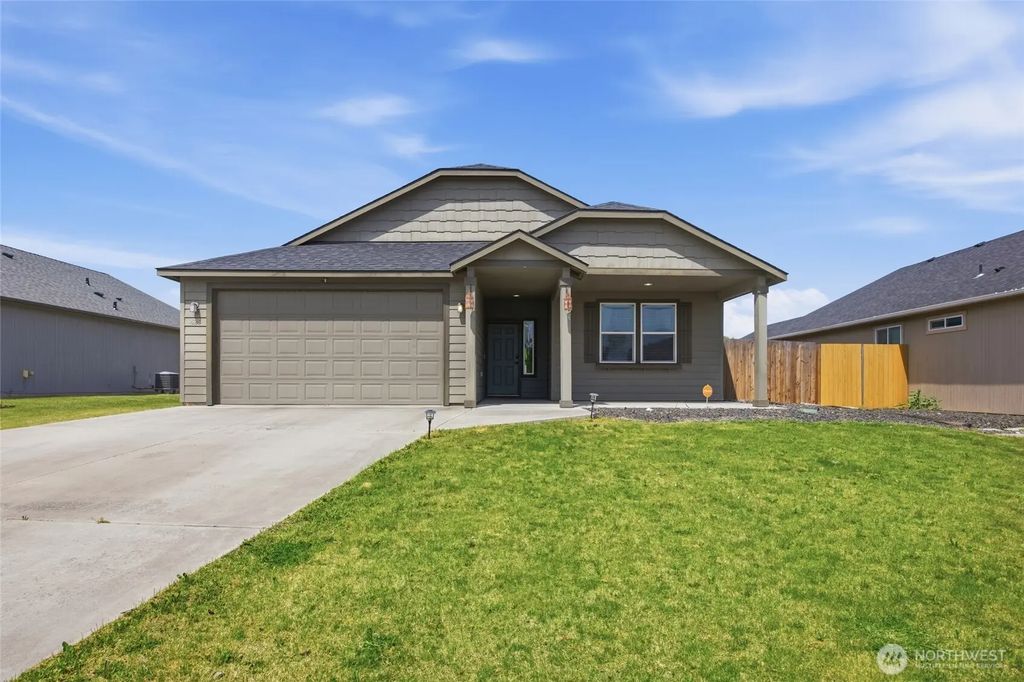 425 S Trillium Way, Moses Lake