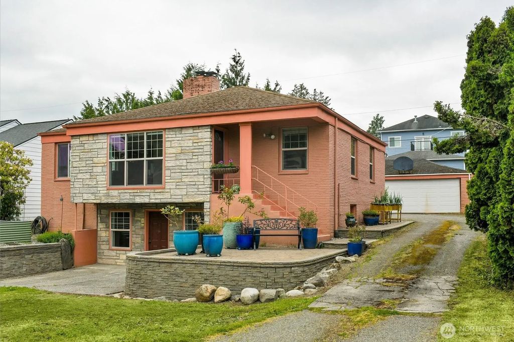 10820 Lake Ridge Drive S, Seattle