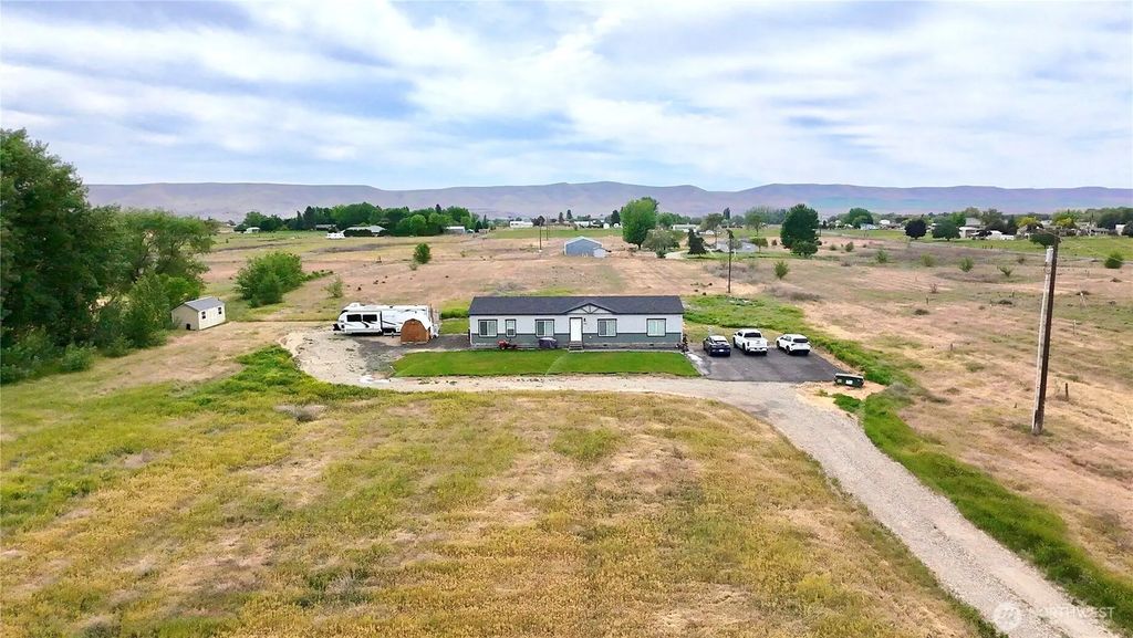 174958 W Apricot Rd, Grandview