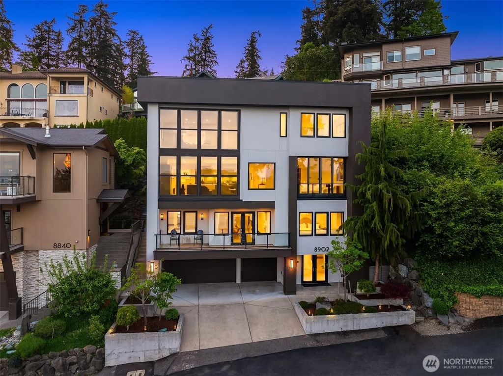 8902 Ne 117th Place, Kirkland
