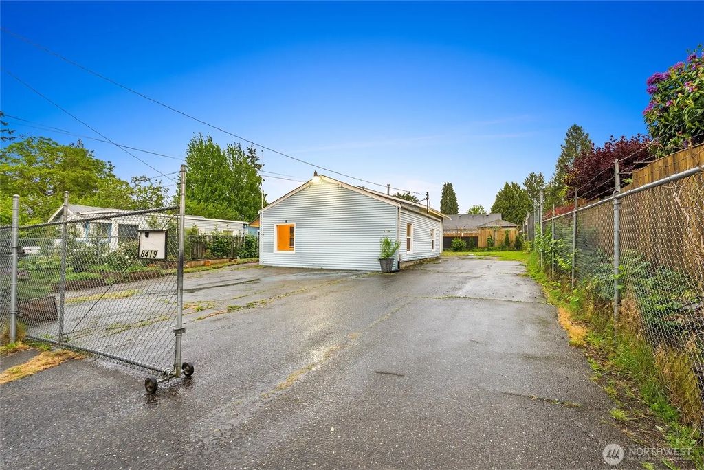 8419 S 116th, Seattle