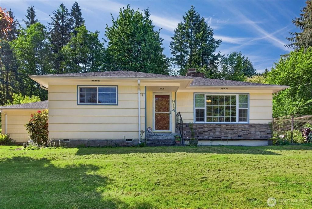 914 Coal Creek Road, Longview