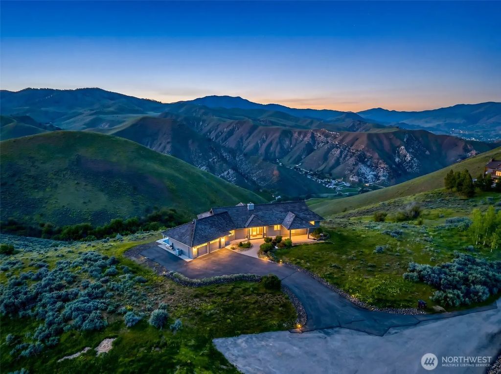 500 Connery Road, Wenatchee