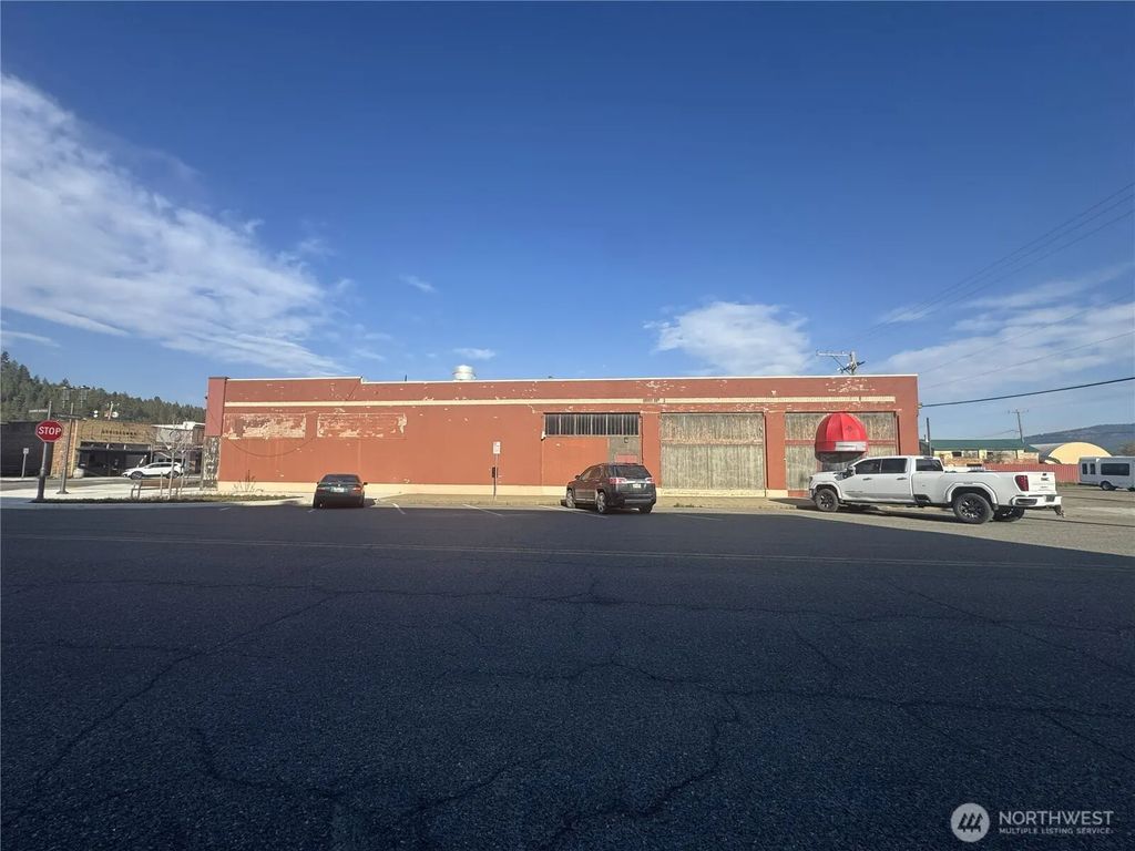 200 E 1st Street, Cle Elum