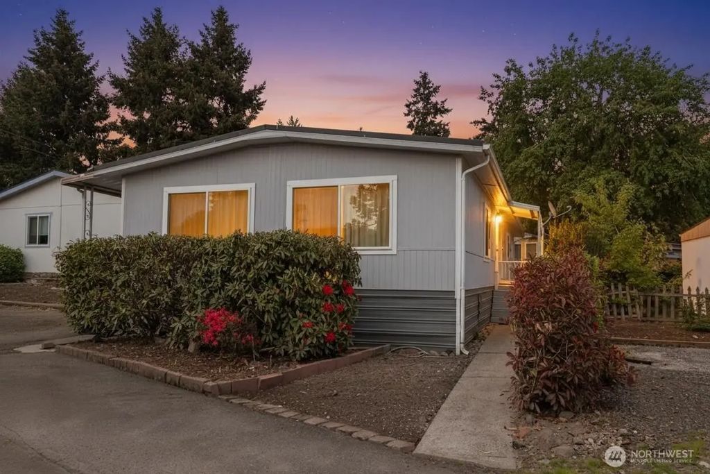 7301 Ne 175th Street 215, Kenmore