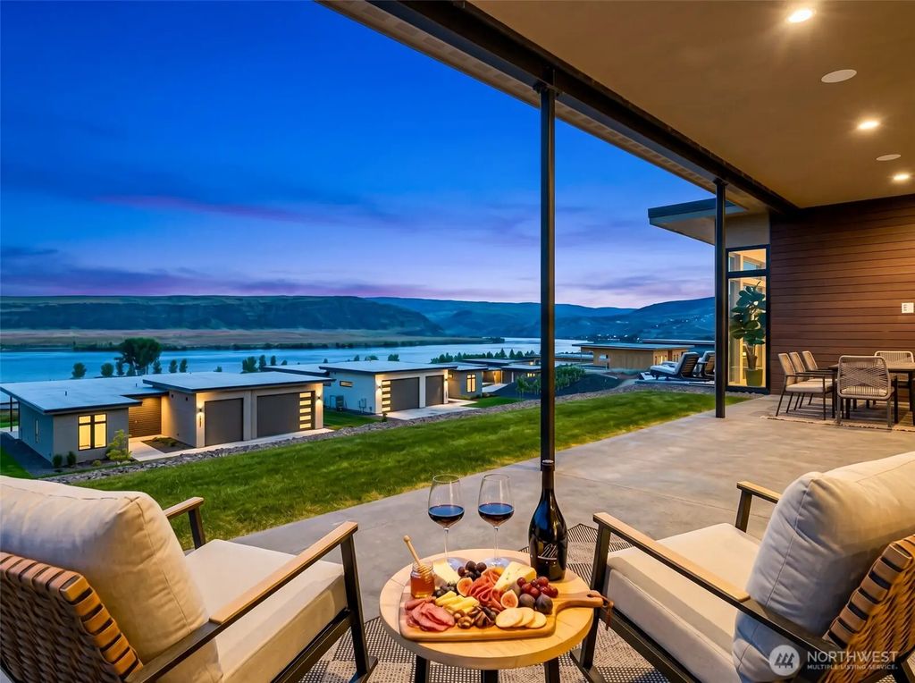 23413 Nw Cliff View Drive, Quincy