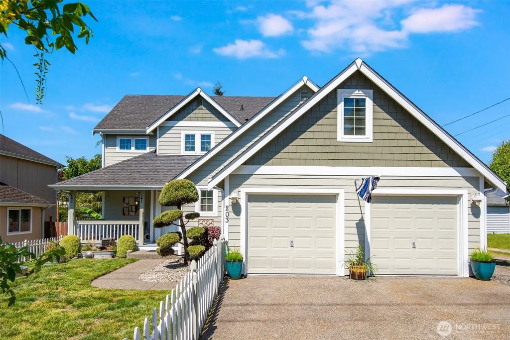 203 3rd Street Ne, Yelm