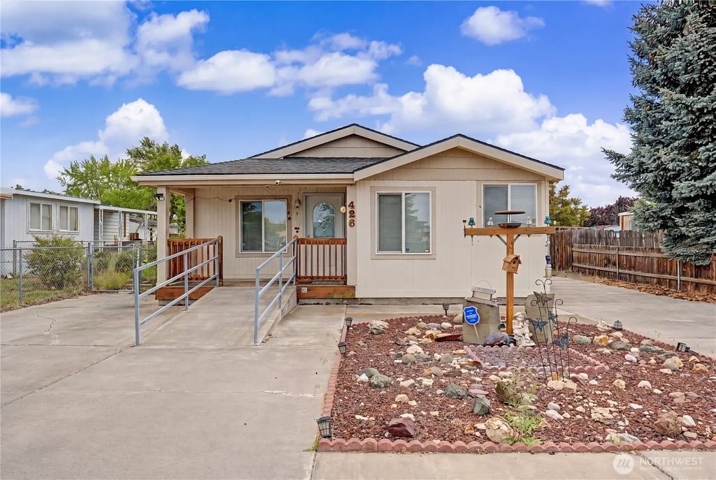 426 7th Ave Se, Ephrata