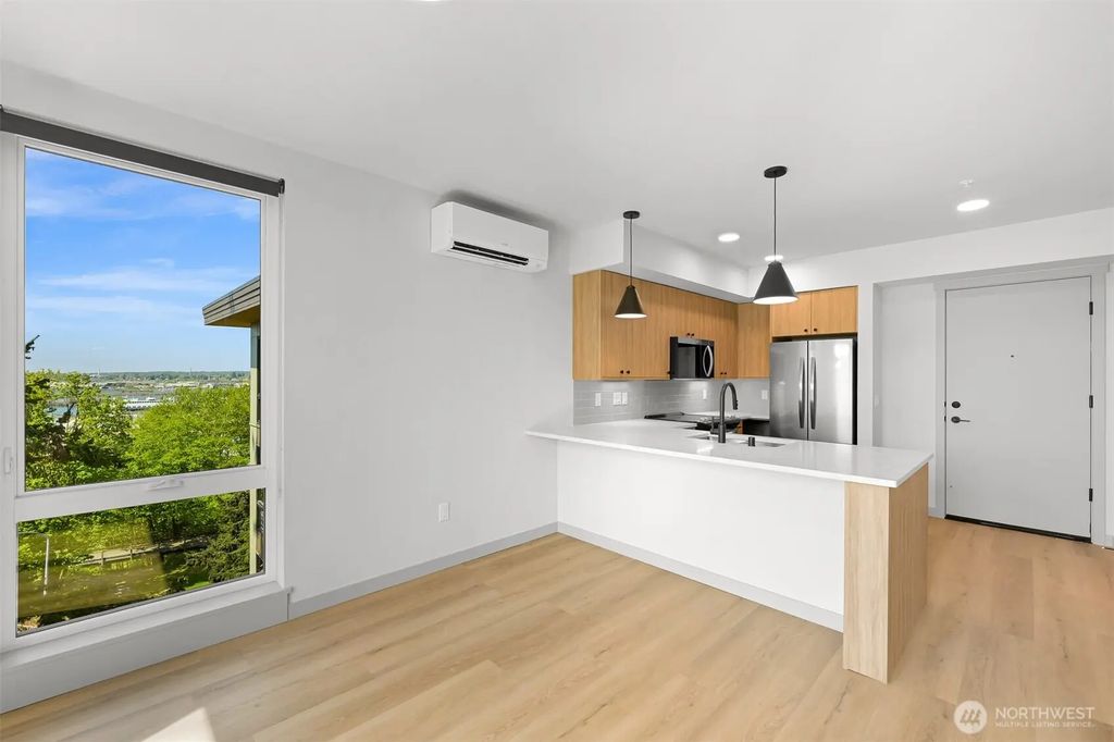 820 N State Street 611, Bellingham