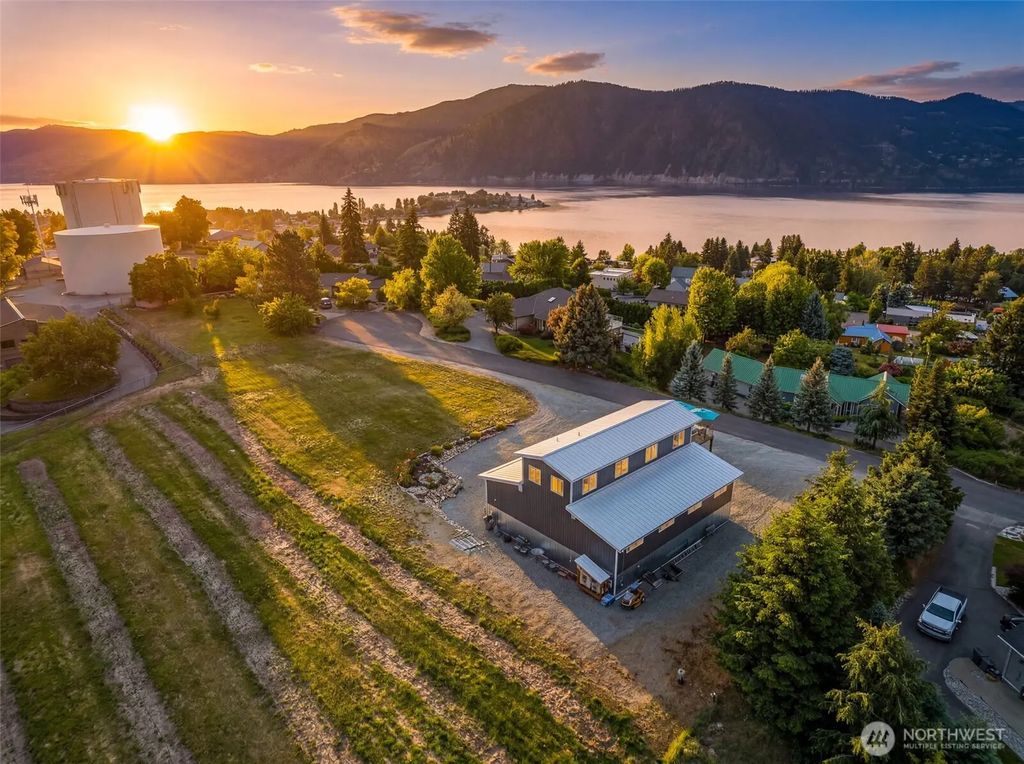 163 Gobblers Knob, Manson