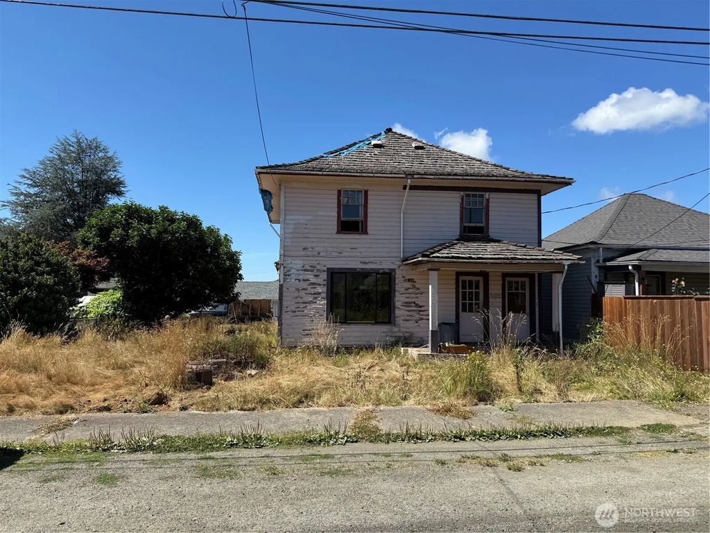 222 12th Street, Raymond