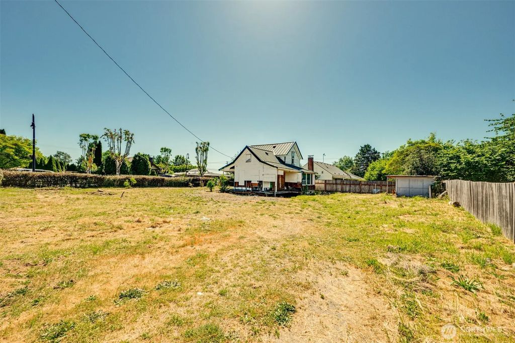 512 Davidson Avenue, Woodland