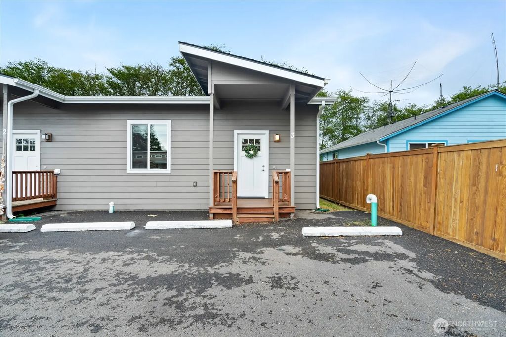 758 C Point Brown Avenue Se, Ocean Shores