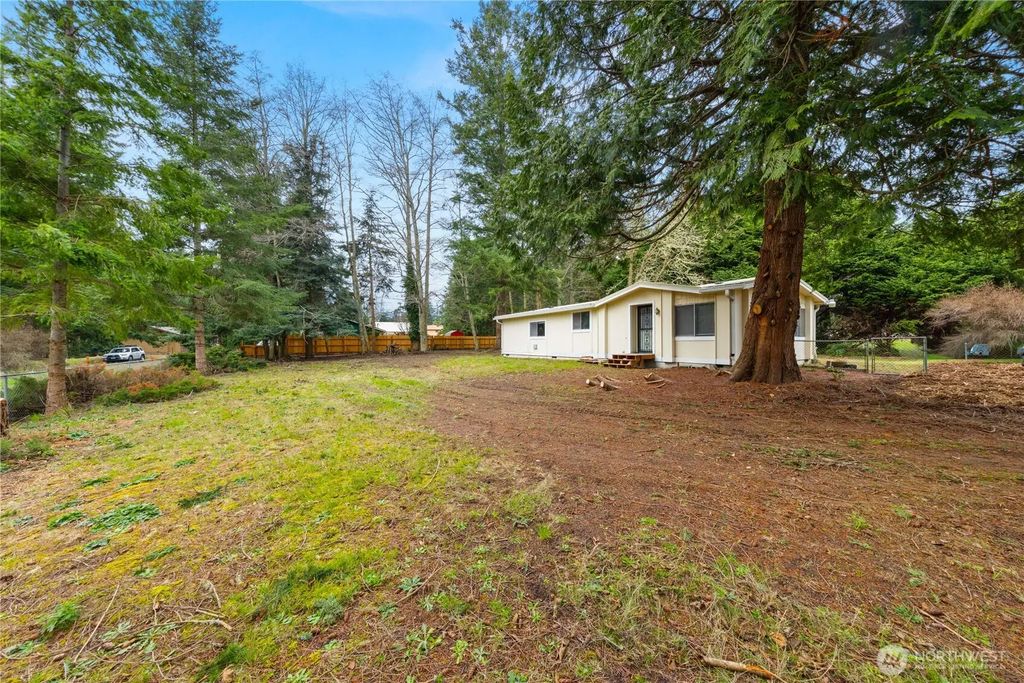 802 Hazzle Court, Coupeville