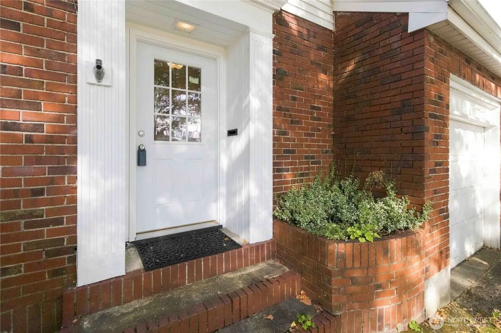 2809 Nichols Boulevard, Longview
