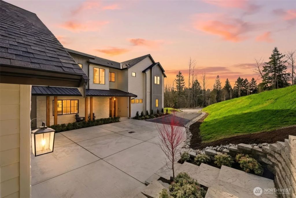 26030 Ne 29th Place, Redmond