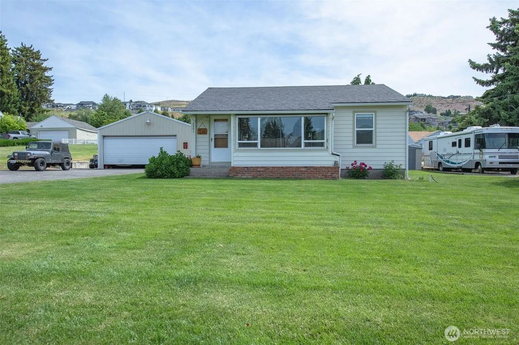 2901 Sunset Highway, East Wenatchee