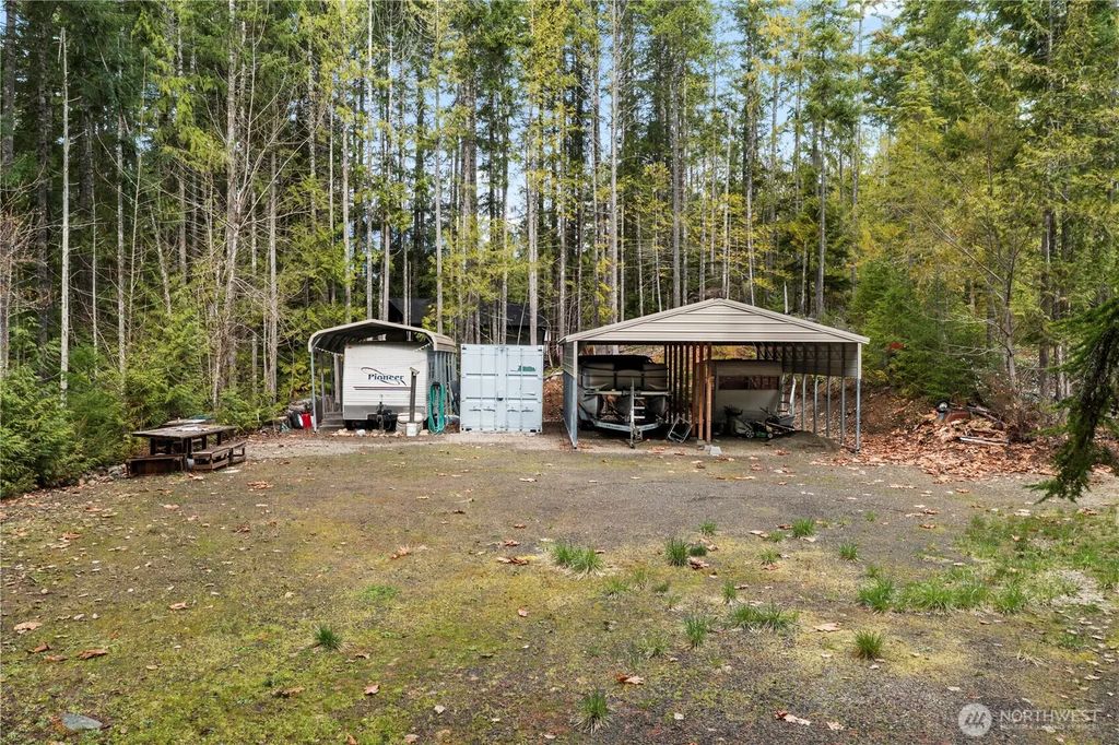 61 N Dow Court, Hoodsport