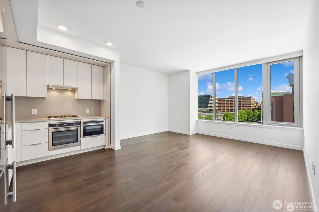 590 1st Avenue S 816, Seattle