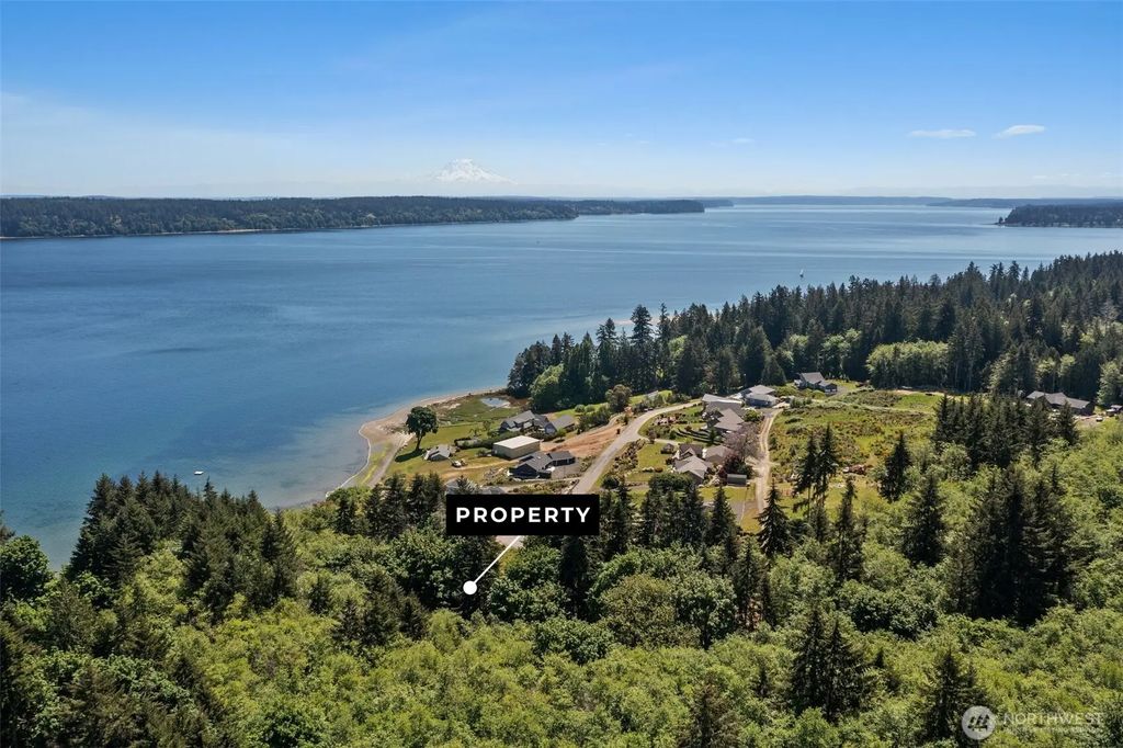 15 E Smith Cove Way, Shelton