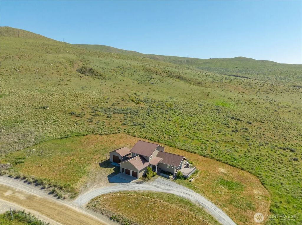552 Bill Shaw Road, Pateros