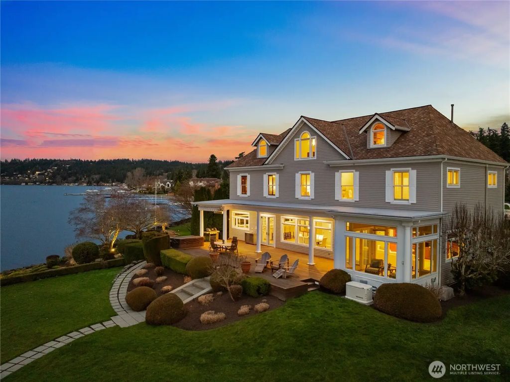 649 E Lake Sammamish Parkway Se, Sammamish