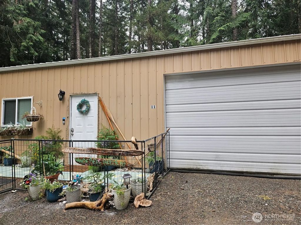 11 N Hamma Hamma Drive W, Hoodsport