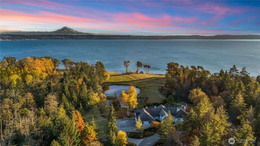 4205 Sw Point Robinson Road, Vashon