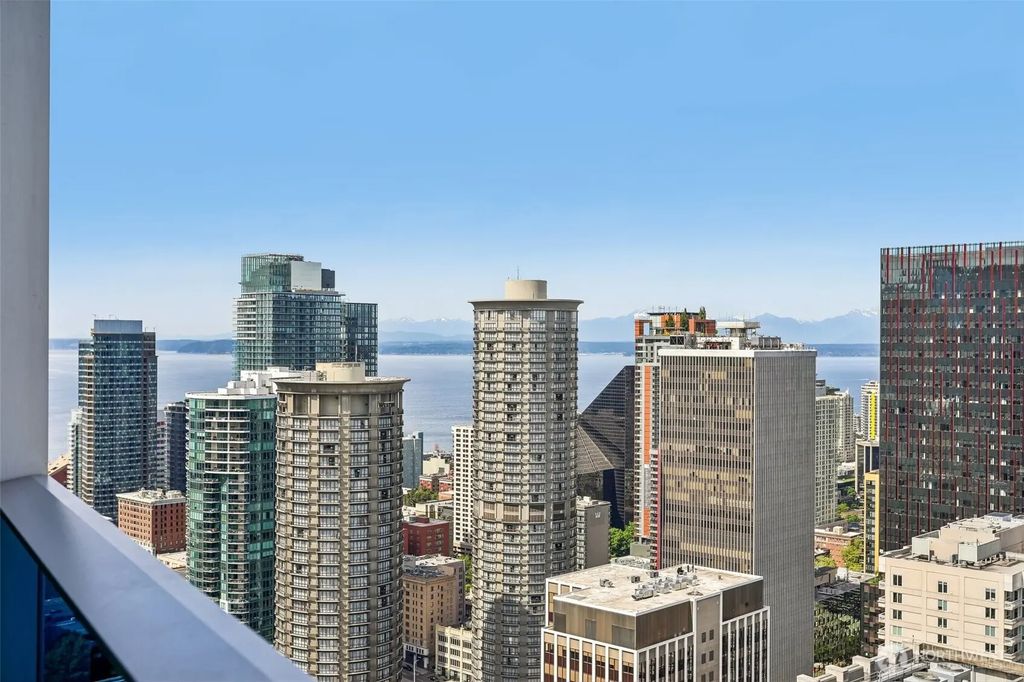 737 Olive Way 3701, Seattle