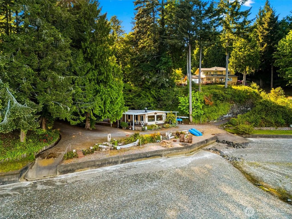 4736 Cooper Point Road Nw, Olympia