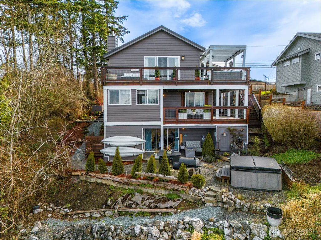 7413 Jackson Road, Blaine