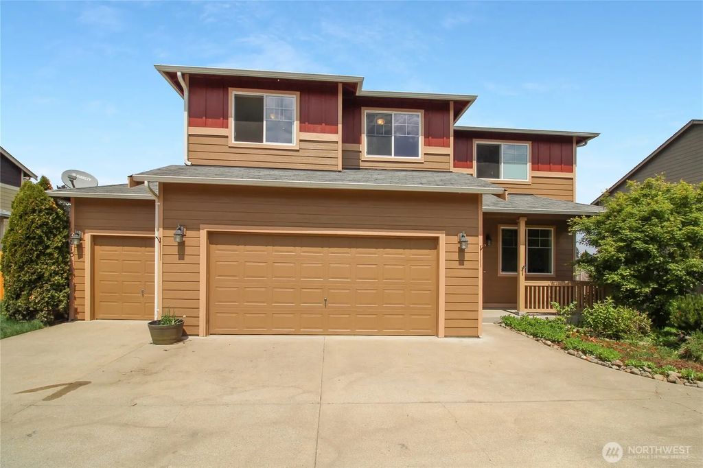 9815 198th Street E, Graham