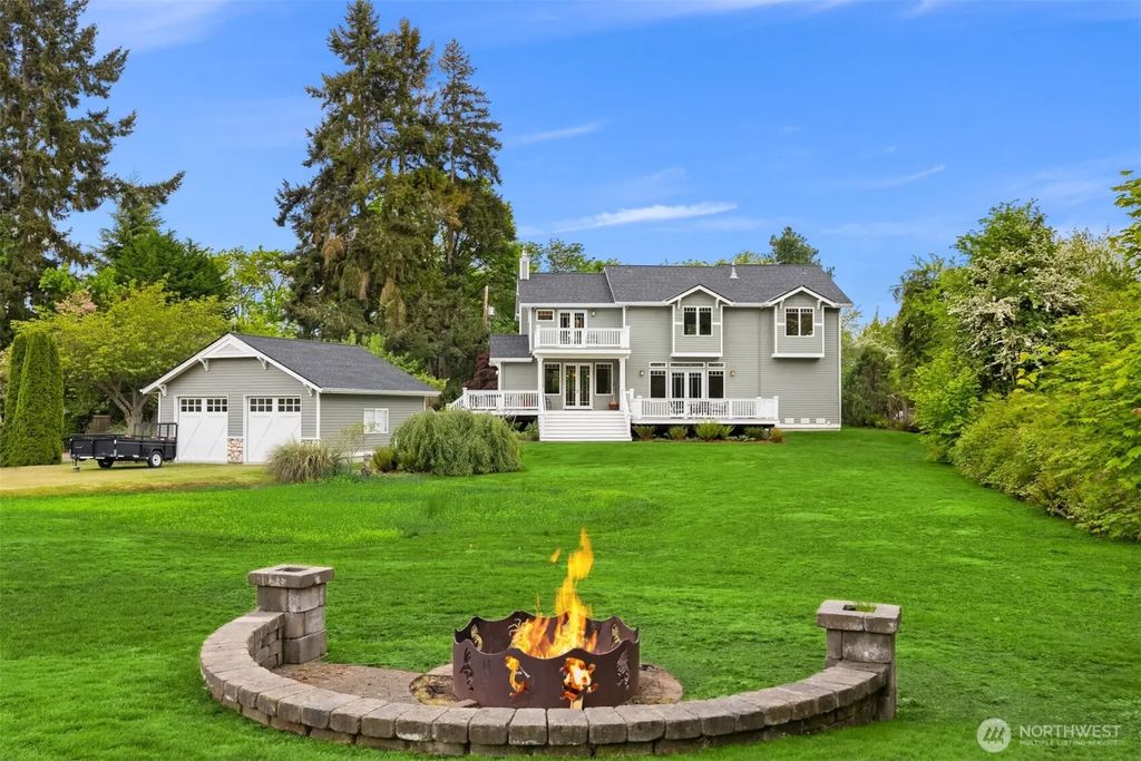 15390 Broom Street Ne, Bainbridge Island