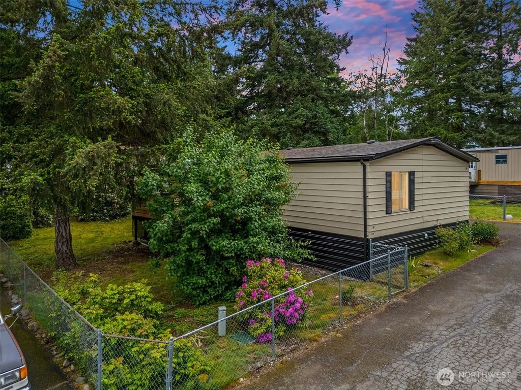 7427 154th Street E 14, Puyallup