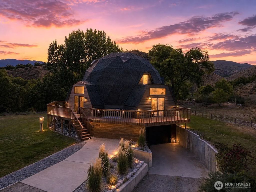 25505 C Us Hwy 97, Pateros