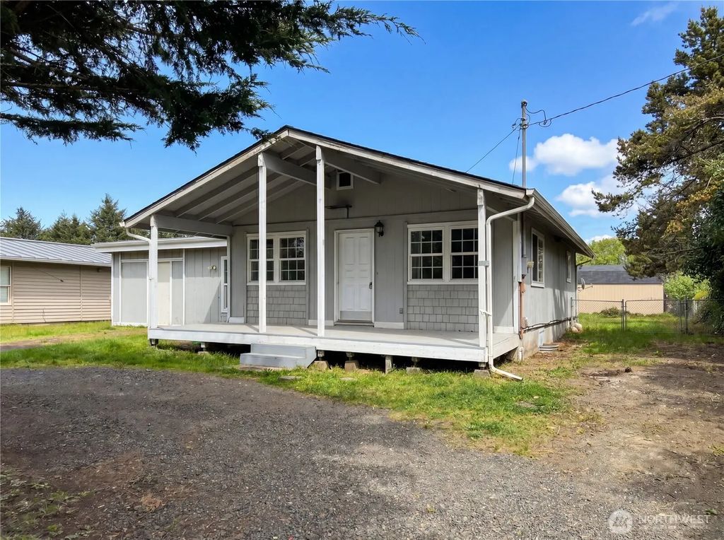 494 Inlet Avenue Nw, Ocean Shores