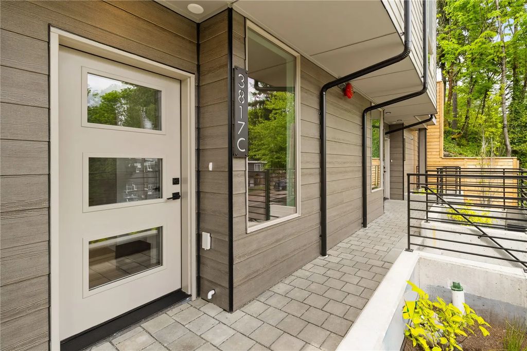 3817 C Fremont Avenue N, Seattle