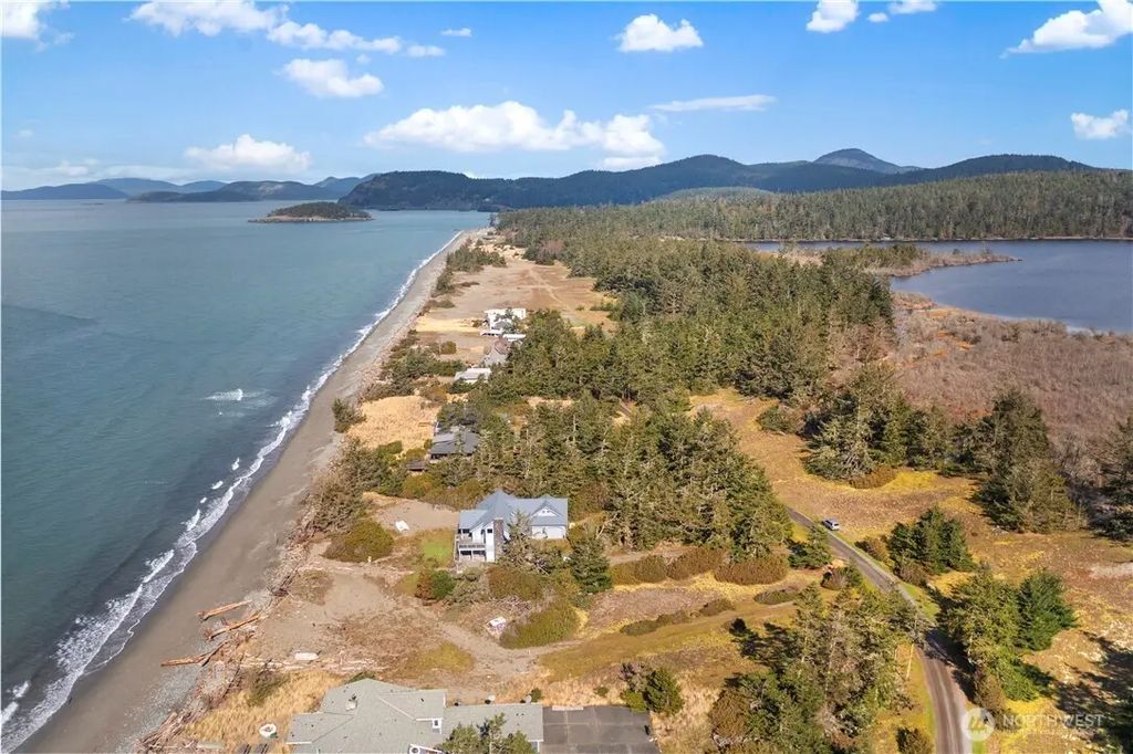 38 A Surfcrest Drive, Oak Harbor