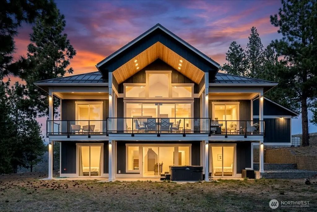 1114 Blazing Star Lane, Chelan