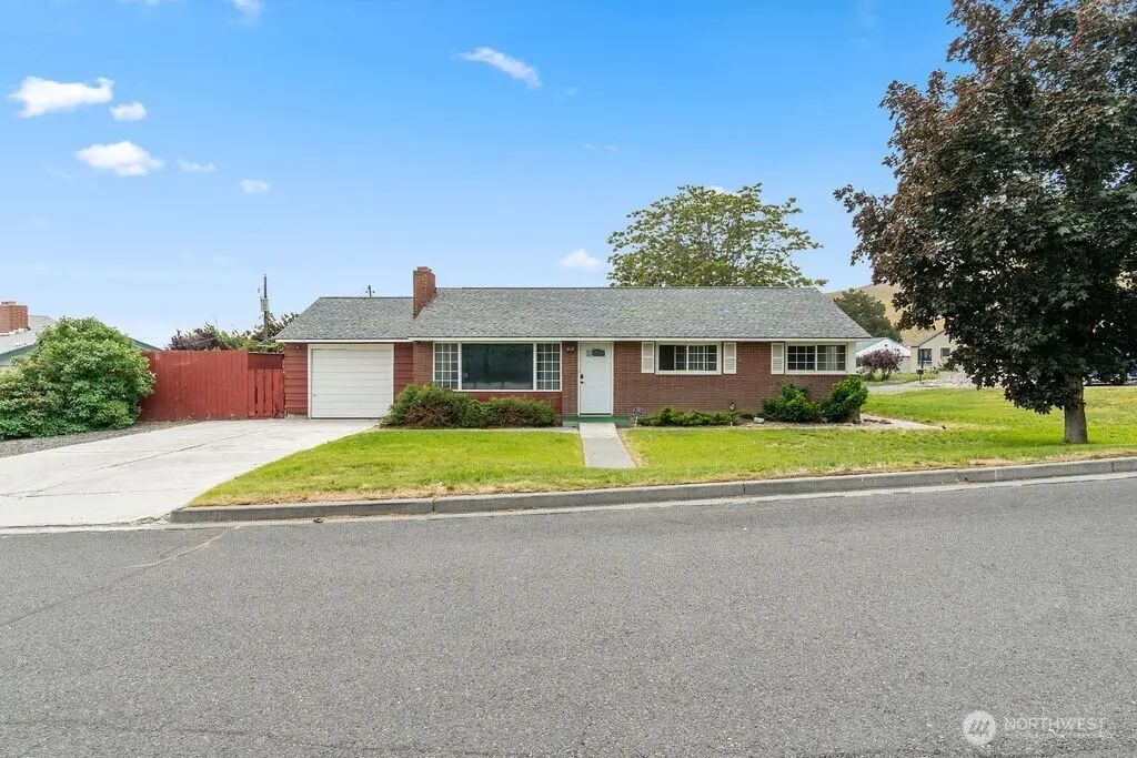 281 Mocliff Avenue, Ephrata