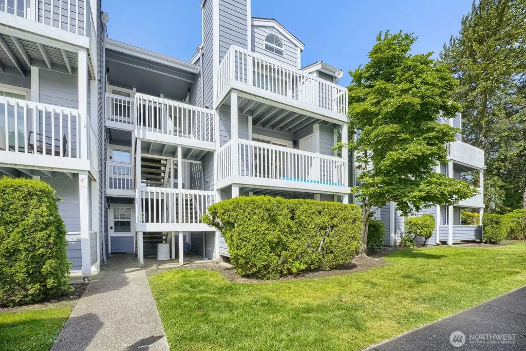 22831 S 30 Avenue S 203, Des Moines