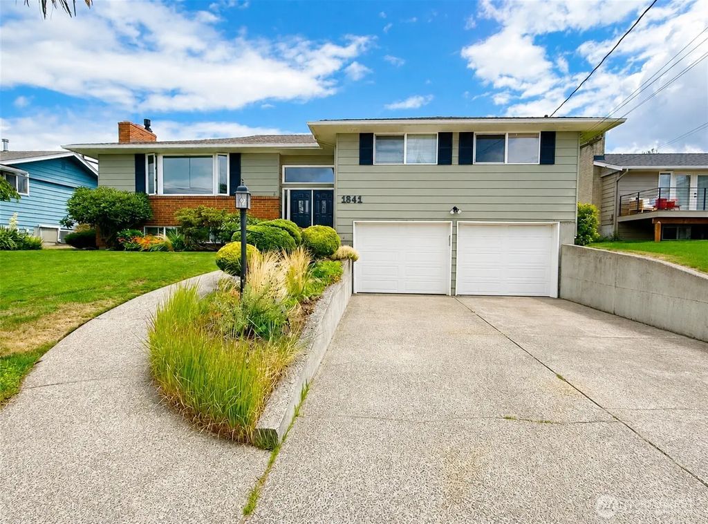 1841 N Lenore Drive, Tacoma