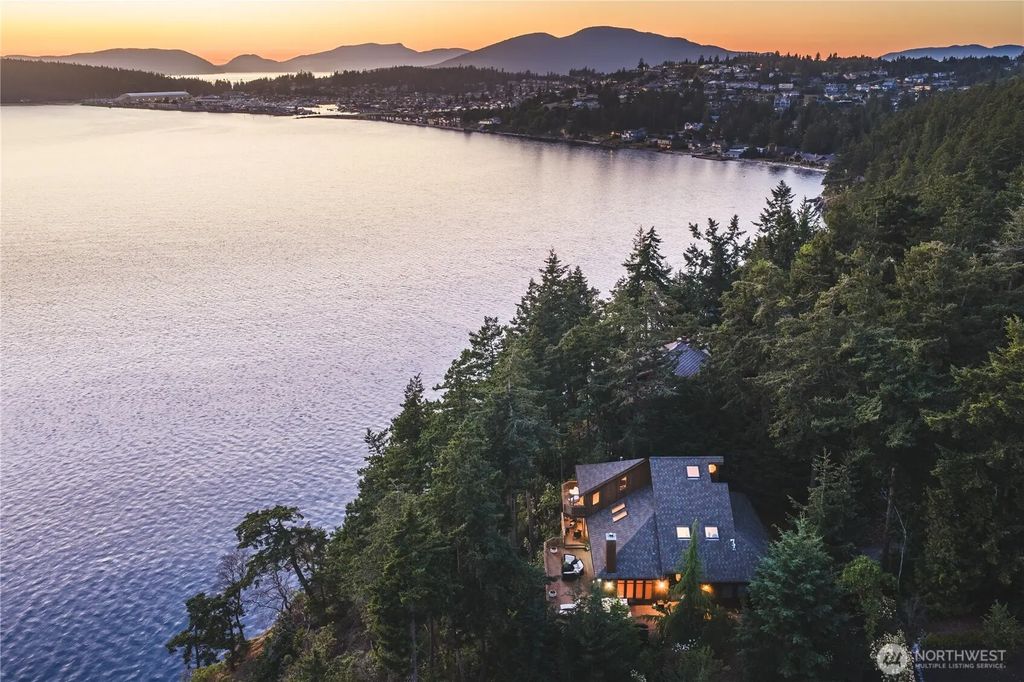 11310 Marine Lane, Anacortes