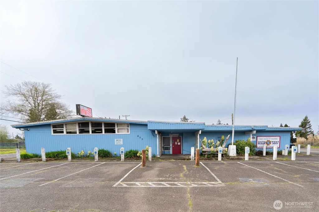 211 E Pacific Ave, Westport
