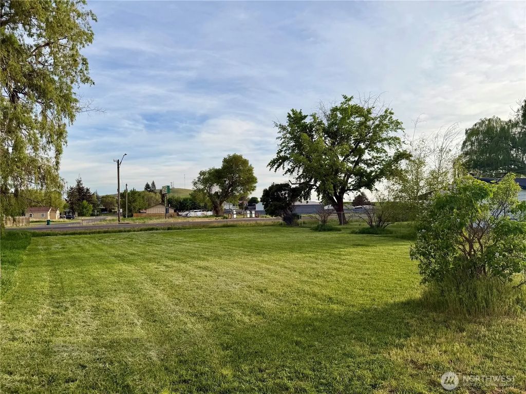 Nw Watson Street, Creston