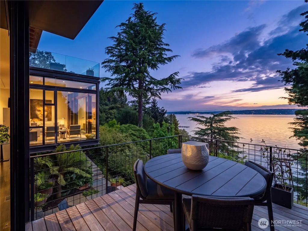 3310 E Laurelhurst Drive Ne, Seattle