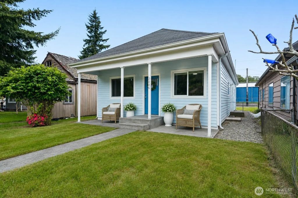 2006 Sumner Avenue, Hoquiam